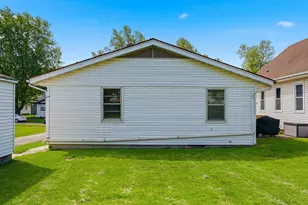 217 W Morgan St, Dixon, IL 61021 - Photo 4