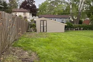 302 Ridge Cir, Streamwood, IL 60107 - Photo 14