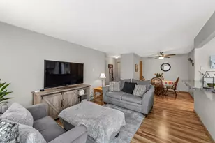 1332 Cunat Ct, Lake in the Hills, IL 60156 - Photo 2