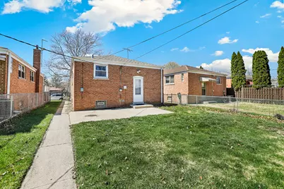 13451 S Avenue K, Chicago, IL 60633 - Photo 12