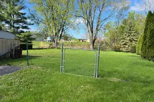 550 N Waddell Ave, Freeport, IL 61032 - Photo 10