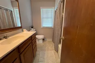 550 N Waddell Ave, Freeport, IL 61032 - Photo 6