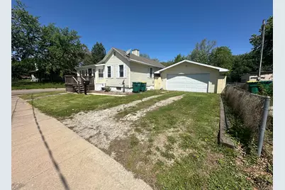102 E Grove Street, Streator, IL 61364 - Photo 2