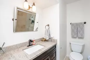 1139 W Roscoe St, Chicago, IL 60657 - Photo 18