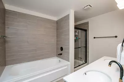 1139 W Roscoe Street, Chicago, IL 60657 - Photo 16