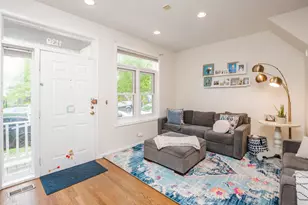1139 W Roscoe St, Chicago, IL 60657 - Photo 4