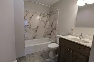 565 Somerset Ln, Crystal Lake, IL 60014 - Photo 6