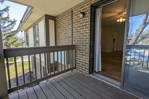 565 Somerset Ln, Crystal Lake, IL 60014 - Photo 12