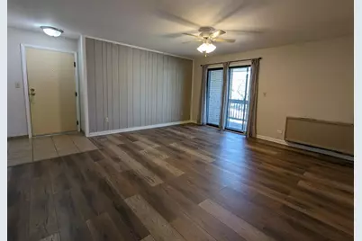 565 Somerset Lane #7, Crystal Lake, IL 60014 - Photo 2