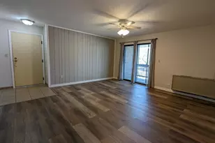 565 Somerset Ln, Crystal Lake, IL 60014 - Photo 2