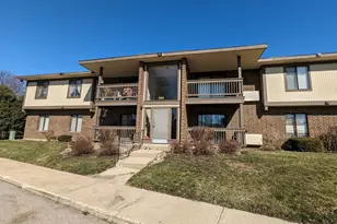 565 Somerset Ln, Crystal Lake, IL 60014 - Photo 1