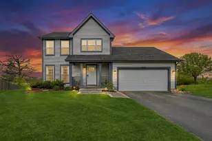 1263 E Essex Ct, Round Lake Beach, IL 60073 - Photo 2