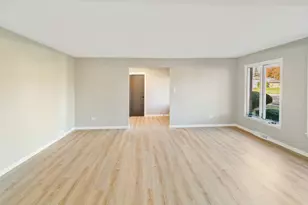 17001 Kimbark Ave, South Holland, IL 60473 - Photo 10