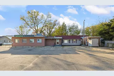 205 N State Route 54, Roberts, IL 60962 - Photo 1