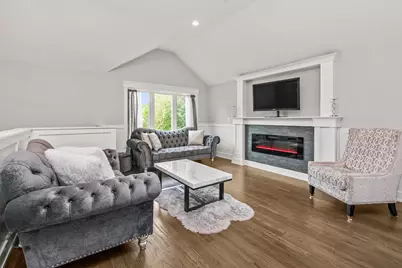10507 Oxford Avenue, Chicago Ridge, IL 60415 - Photo 2