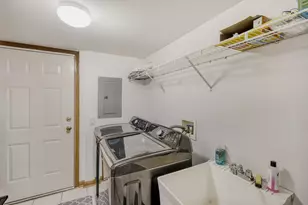 8832 Amelia Ct, Justice, IL 60458 - Photo 24