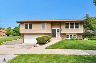 99 Mayer Ave, Wheeling, IL 60090 - Photo 1