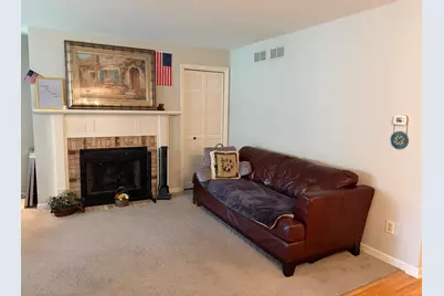 318 Dunham Place Commons #318, Saint Charles, IL 60174 - Photo 4