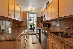 601 E 32nd St, Chicago, IL 60616 - Photo 8