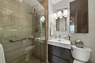 601 E 32nd St, Chicago, IL 60616 - Photo 14
