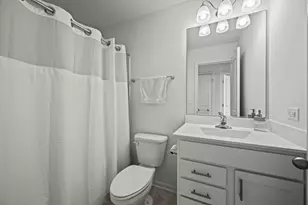 2325 Venture Dr, Schaumburg, IL 60173 - Photo 16