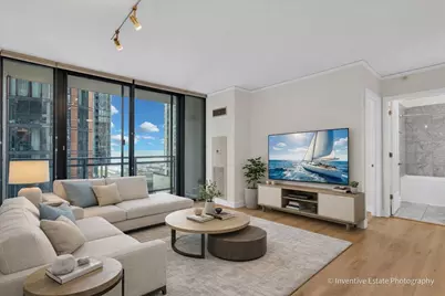 201 N Westshore Drive #1006, Chicago, IL 60601 - Photo 8