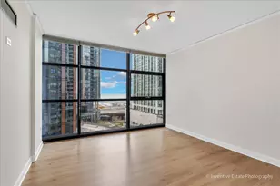 201 N Westshore Dr, Chicago, IL 60601 - Photo 14