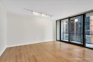 201 N Westshore Dr, Chicago, IL 60601 - Photo 4