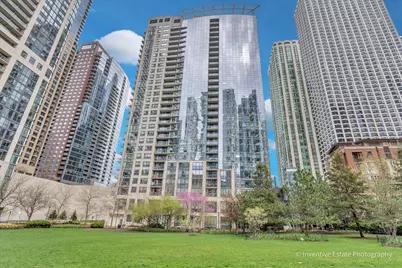 201 N Westshore Drive #1006, Chicago, IL 60601 - Photo 2
