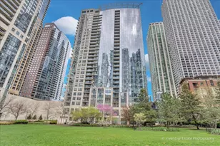 201 N Westshore Dr, Chicago, IL 60601 - Photo 2