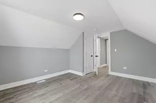 8641 S Kingston Ave, Chicago, IL 60617 - Photo 14