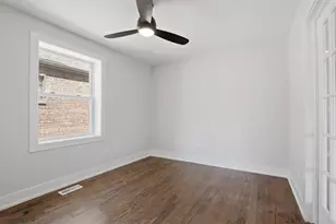 8641 S Kingston Ave, Chicago, IL 60617 - Photo 8