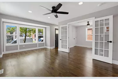 8641 S Kingston Avenue, Chicago, IL 60617 - Photo 2