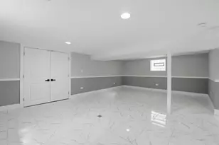 8641 S Kingston Ave, Chicago, IL 60617 - Photo 20