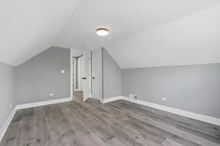 8641 S Kingston Ave, Chicago, IL 60617 - Photo 18