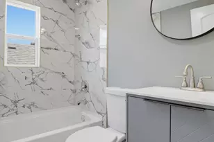 8641 S Kingston Ave, Chicago, IL 60617 - Photo 16