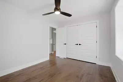 8641 S Kingston Avenue, Chicago, IL 60617 - Photo 12