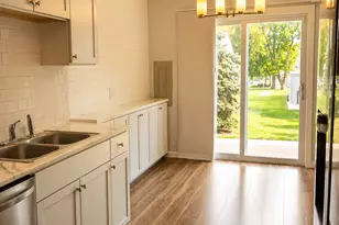 639 Shaw Ct, Schaumburg, IL 60194 - Photo 6