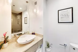 340 W Superior St, Chicago, IL 60654 - Photo 12