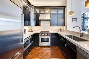 340 W Superior St, Chicago, IL 60654 - Photo 6