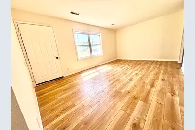 805 N Reel Street, Salem, IL 62881 - Photo 4