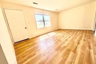 805 N Reel St, Salem, IL 62881 - Photo 4