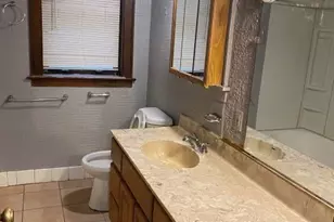 10214 S State St, Chicago, IL 60628 - Photo 2