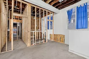 3636 N Ashland Ave, Chicago, IL 60613 - Photo 12