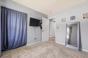 1041 Fulton Dr, Streamwood, IL 60107 - Photo 22