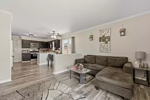 1041 Fulton Dr, Streamwood, IL 60107 - Photo 14