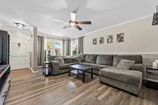 1041 Fulton Dr, Streamwood, IL 60107 - Photo 2
