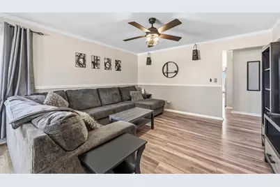 1041 Fulton Drive, Streamwood, IL 60107 - Photo 4