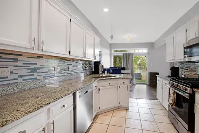 698 N Western Lane, Addison, IL 60101 - Photo 6