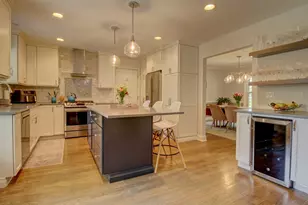 129 S Adams St, Hinsdale, IL 60521 - Photo 2